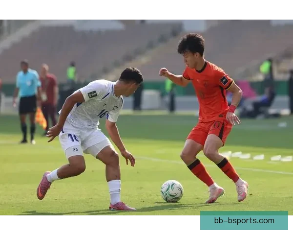 梅沙尔·巴沙姆在亚洲杯14决赛点球大战中力扑乌兹别克斯坦三点成英雄